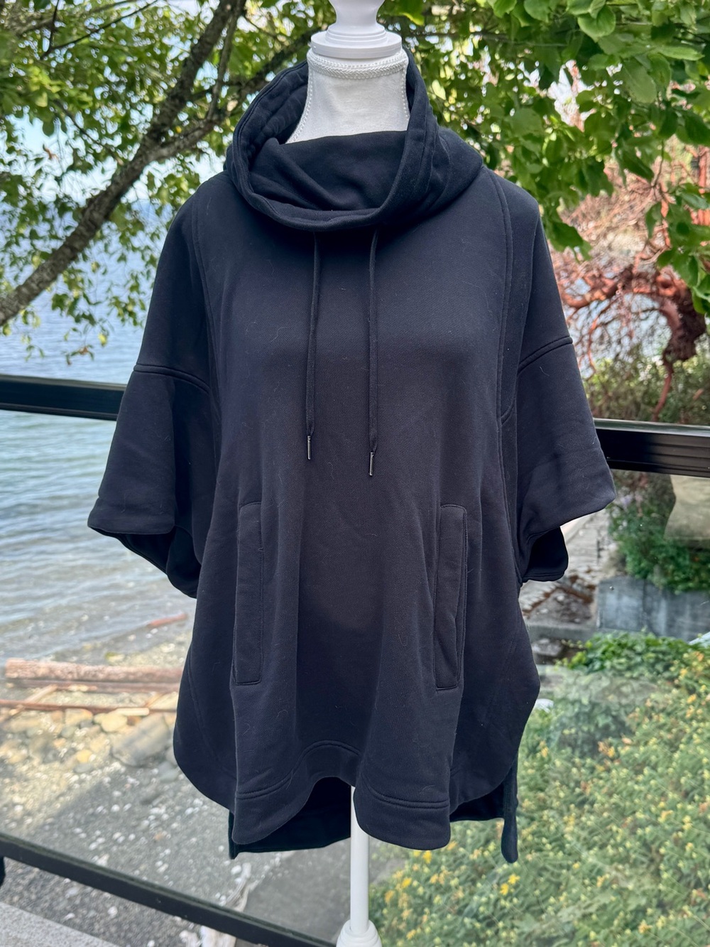Black Aritzia Kratos Oversized Sweatshirt XS/XXS